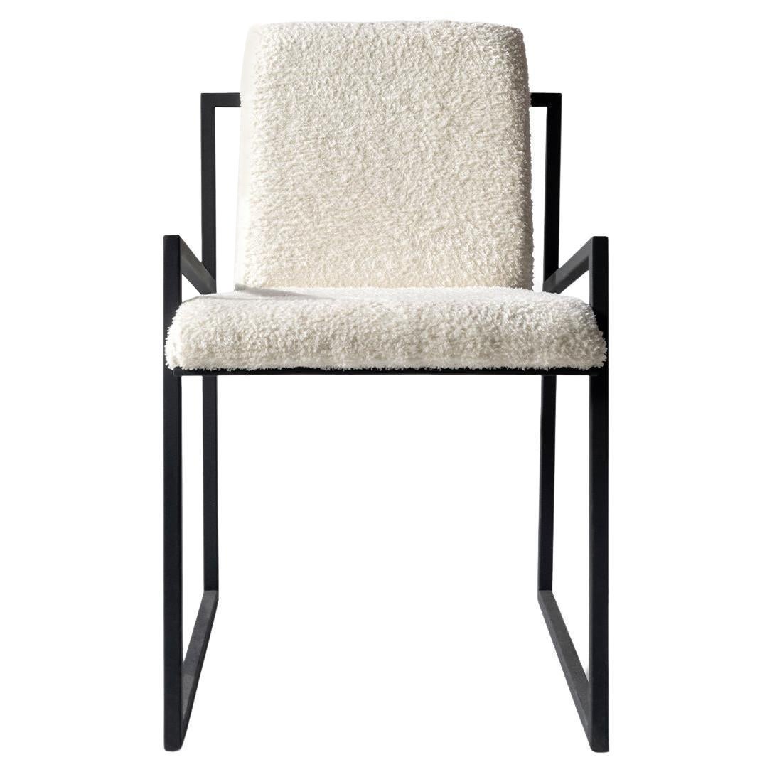 Famosa Silla de Comedor con Estructura de Metal Negro