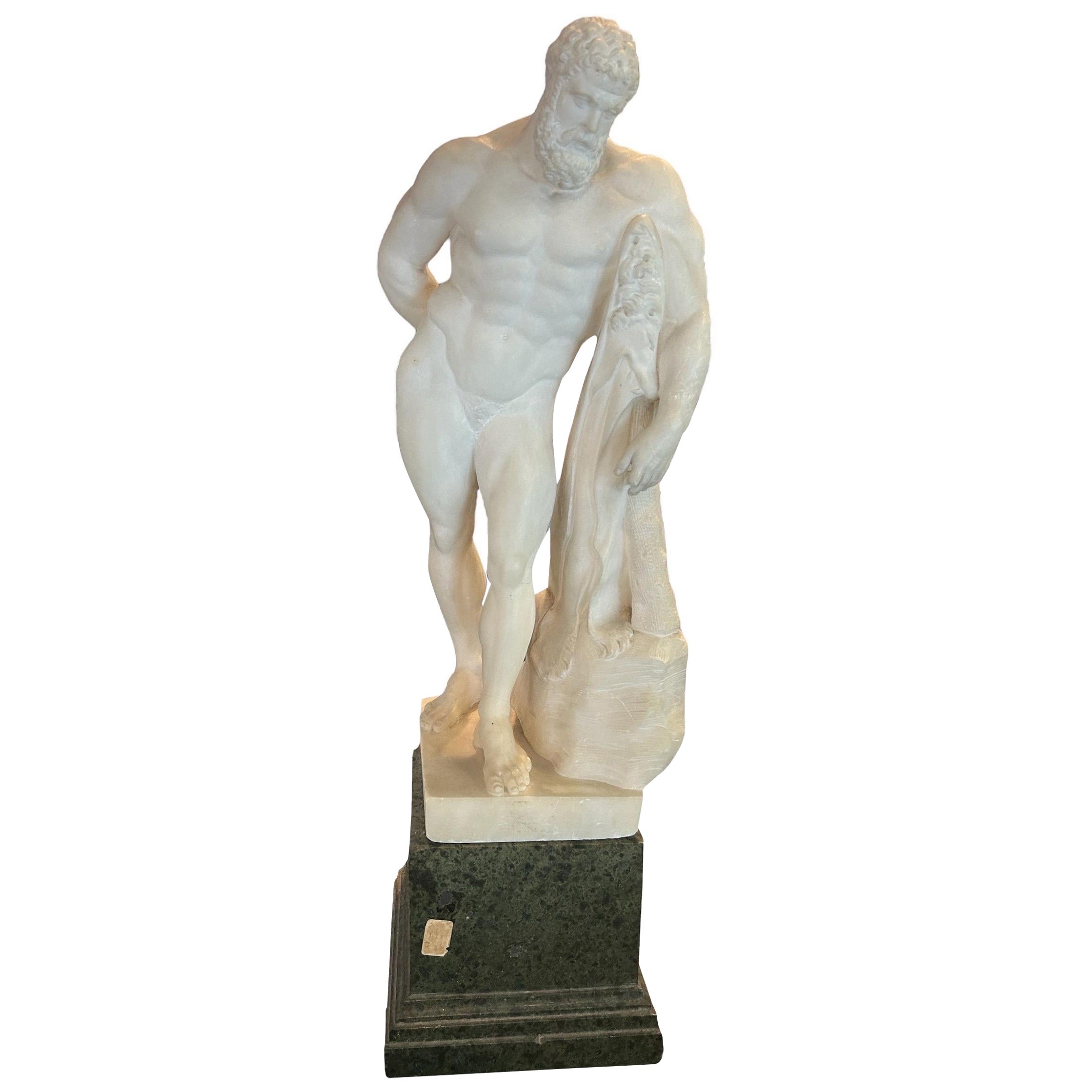 Sculpture en albâtre du début du XIXe siècle représentant l'Hercule de Farnèse