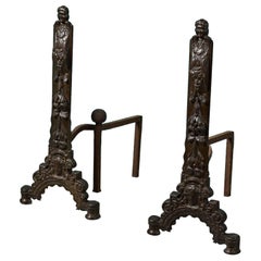 Ensemble de chenets anciens en bronze moulé de style baroque