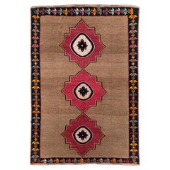 Tapis tribal turc d'Anatolie du milieu du 20e siècle fabriqué à la main, de taille standard