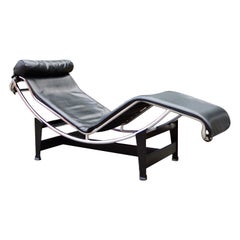 Le Corbusier LC4 Black Leather Chaise Chaiselongue by Cassina