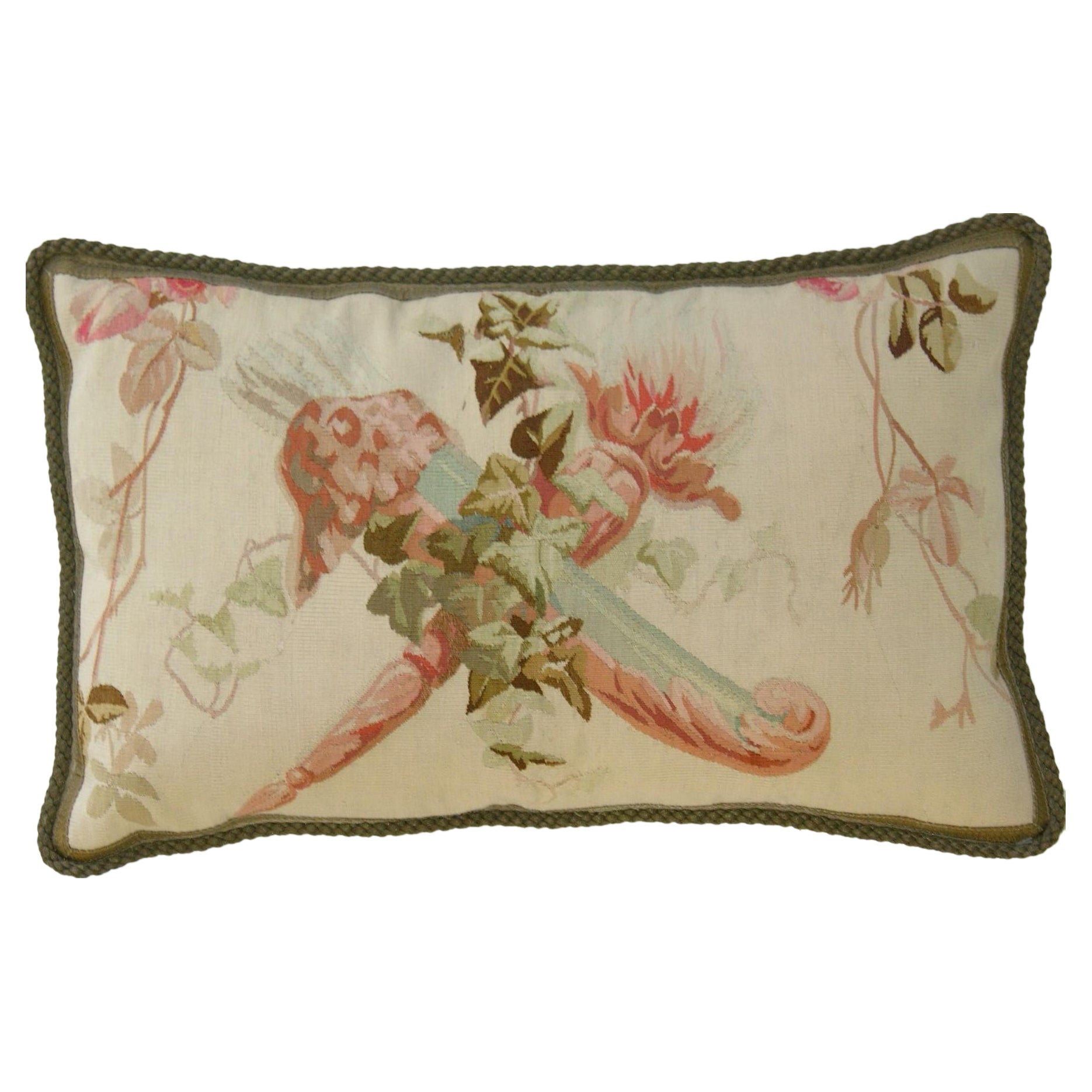 Coussin ancien en tapisserie française d'Aubusson datant d'environ 1860 en vente