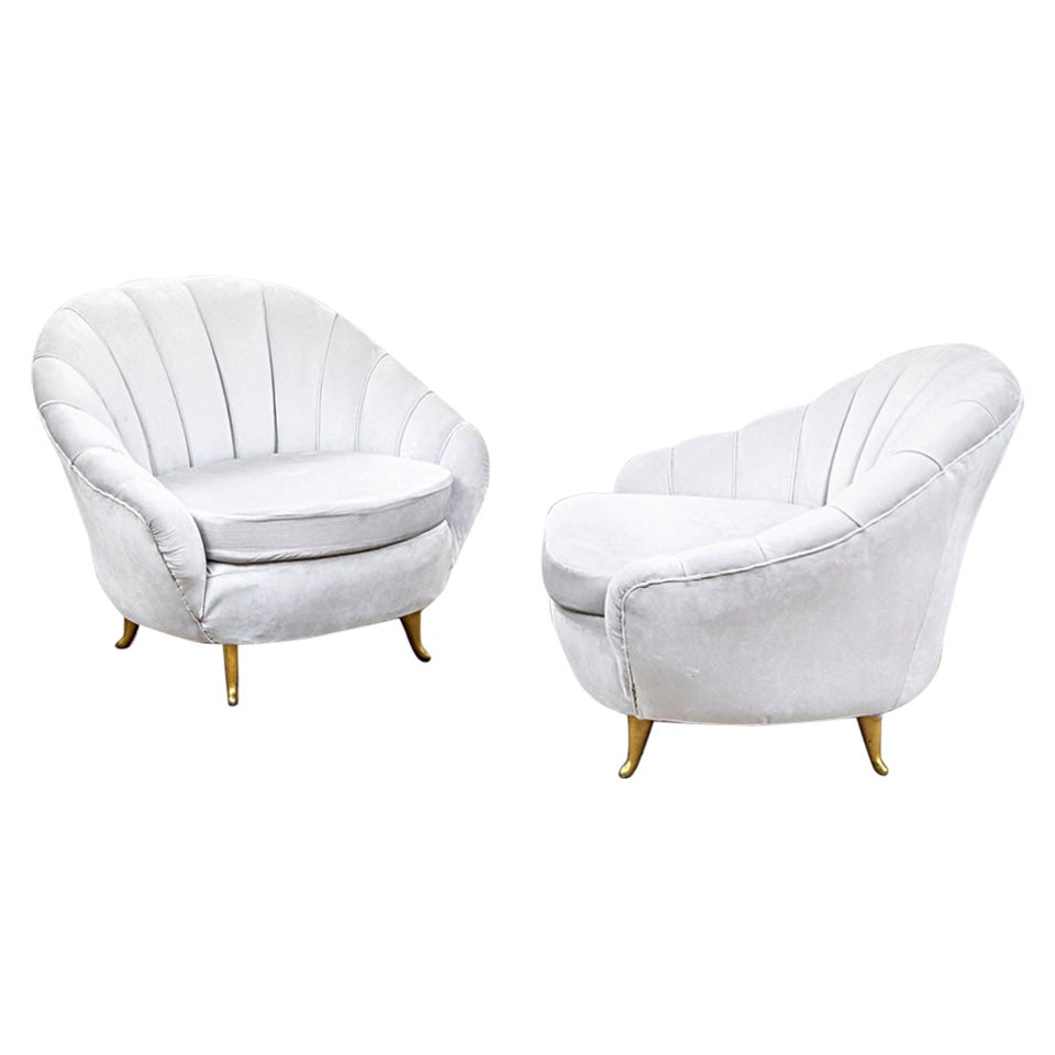 20th Century Gio Ponti Pair of Armchairs by ISA Bergamo 50s White Upholstery