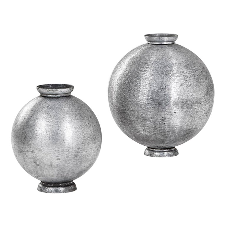 20th Century Lorenzo Burchiellaro Pair of Vase in Aluminium of '60s For Sale