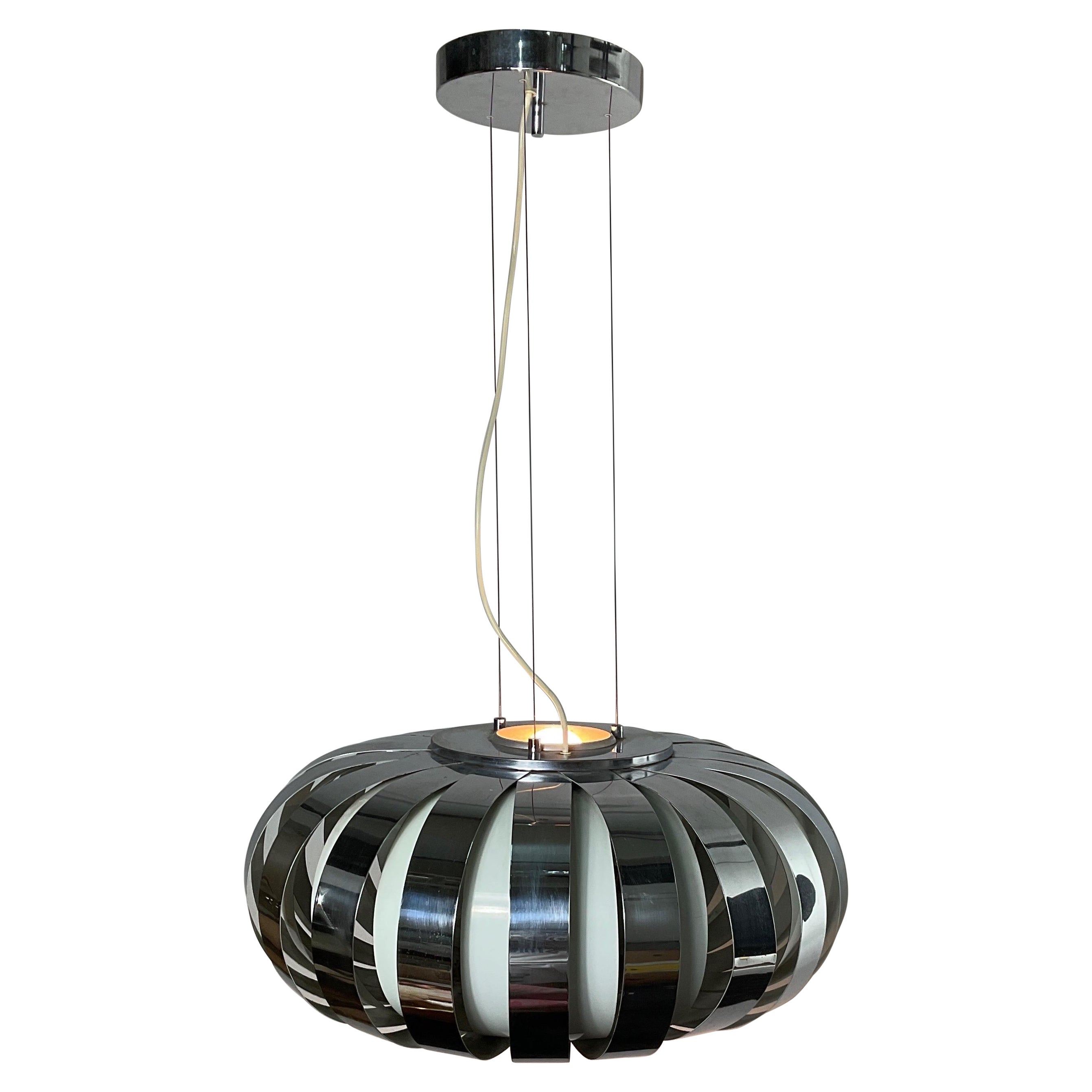 Space-age chandelier in chrome and lacquered steel from the 70s For Sale