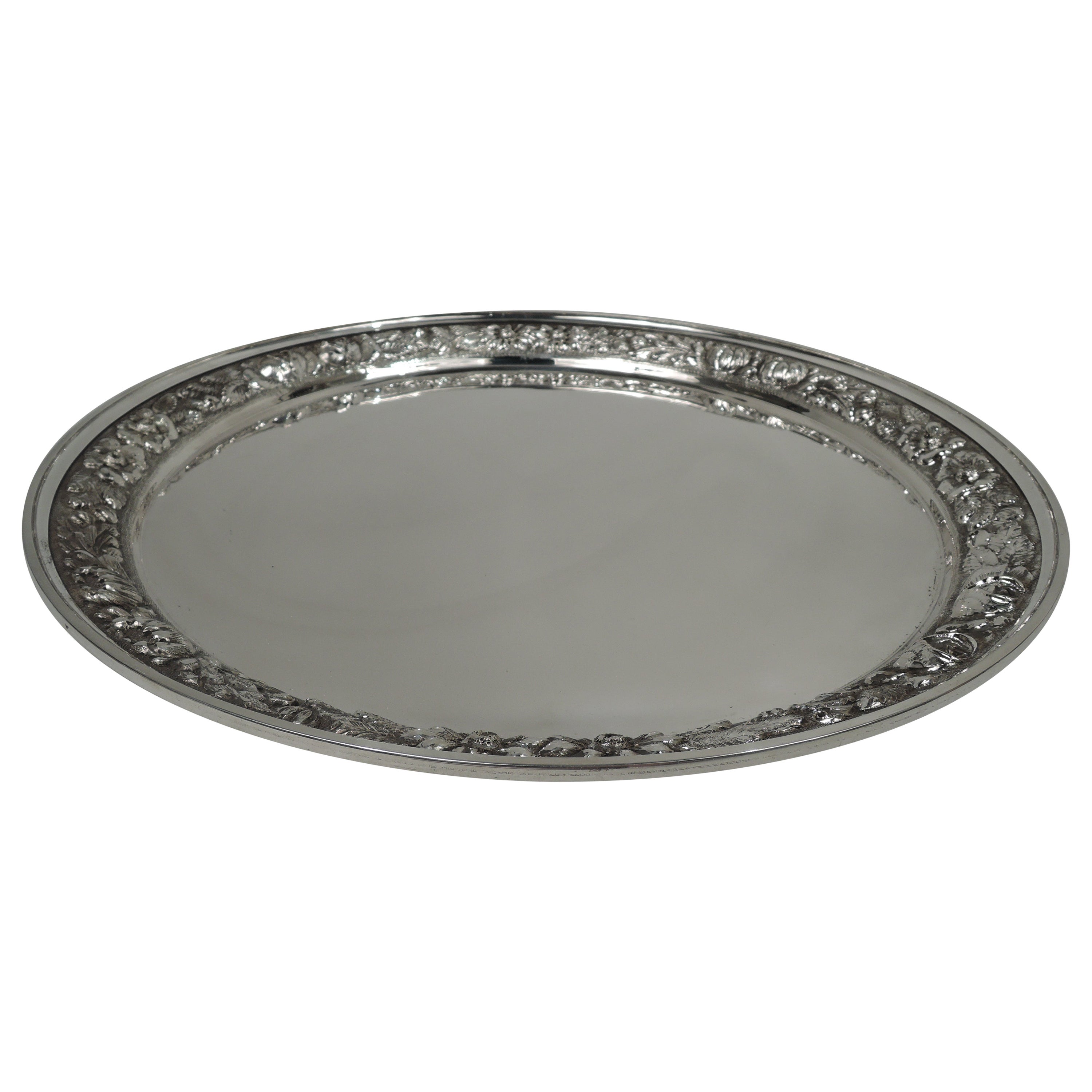 Plateau Stieff en argent sterling avec repousse traditionnelle de Baltimore