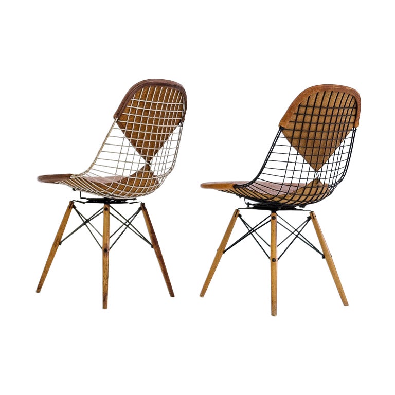 Chaise d'appoint pivotante Pkw-2 à base en bois et fil de fer, Eames Herman Miller, Bikini, Seng en vente