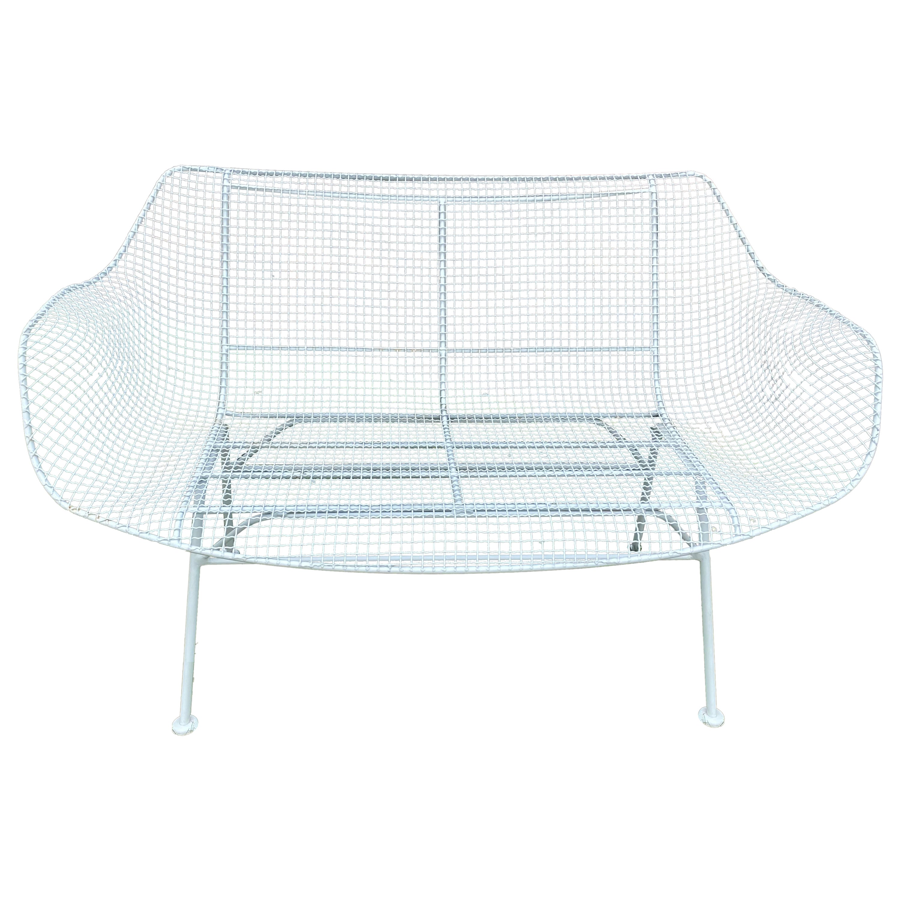 Mid-Century Modern Russell Woodard Sculptura Outdoor Mesh Iron Bench For Sale