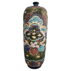 Vase chinois ancien à manches en faïence émaillée à la main signé Ixia