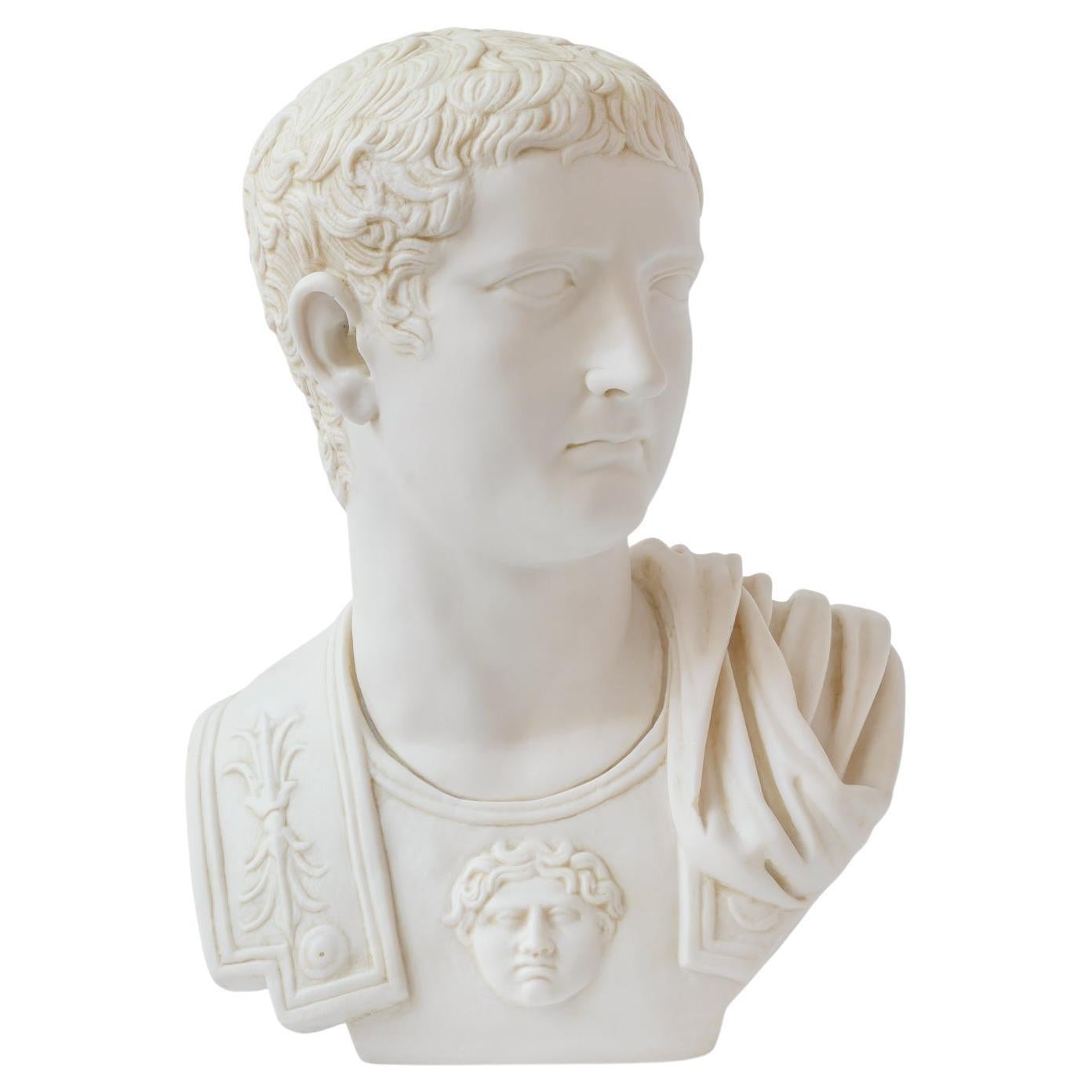 Tiberius-Büste aus komprimiertem Marmor pulverbeschichtet „Ephesus-Museum“ im Angebot