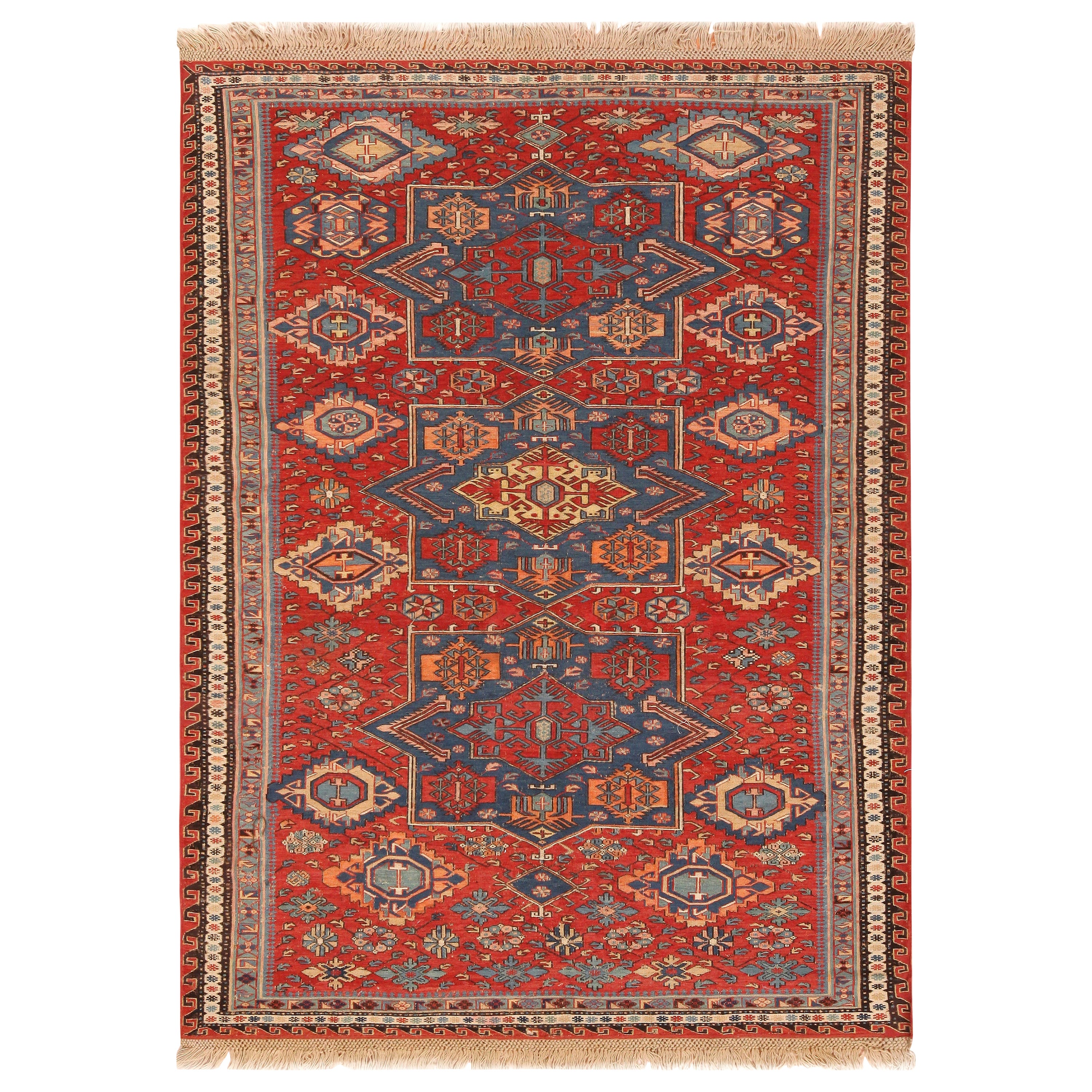 Antique Caucasian Soumak Rug. 4 ft 9 in x 6 ft 5 in For Sale