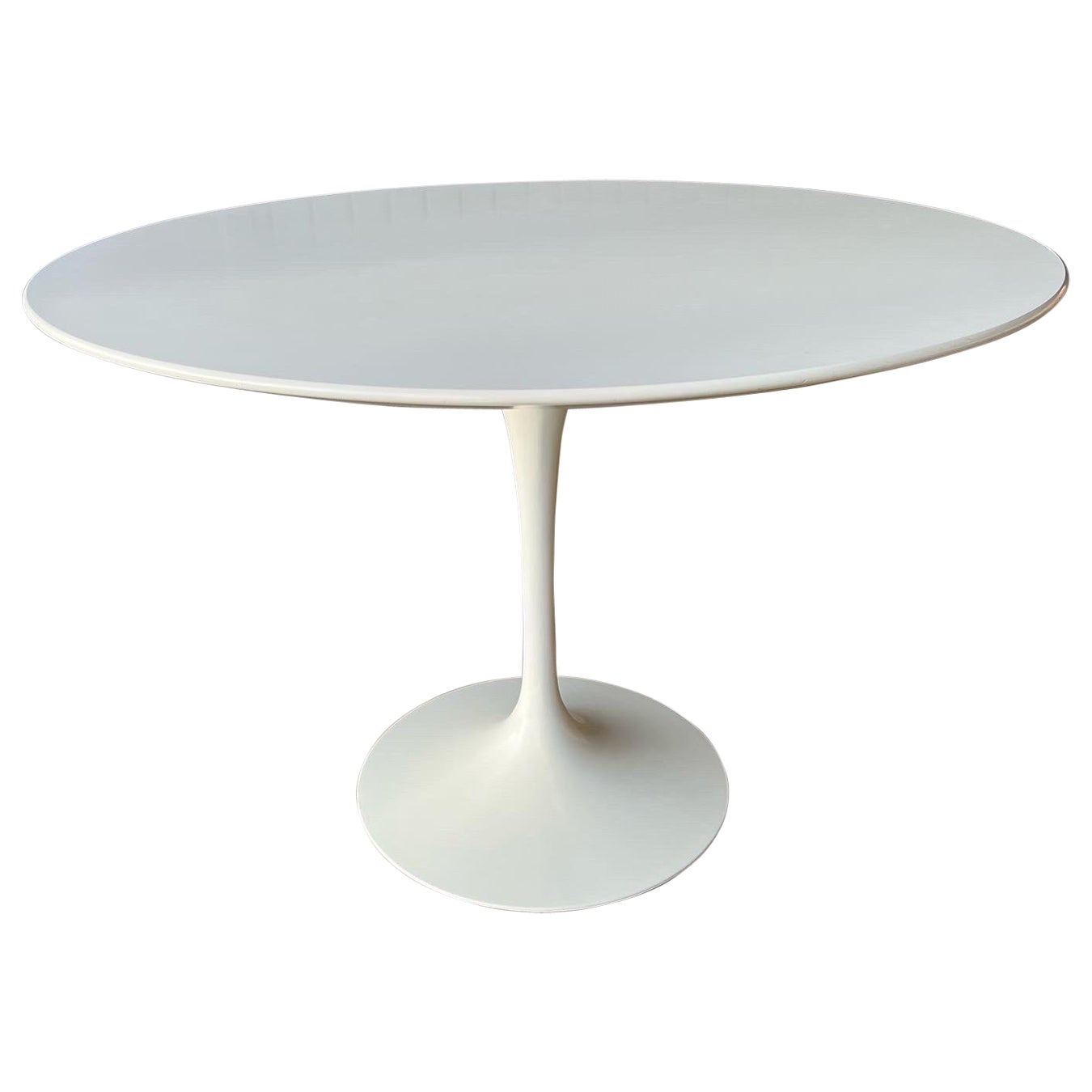 Mid century modern Saarinen dining table newer production