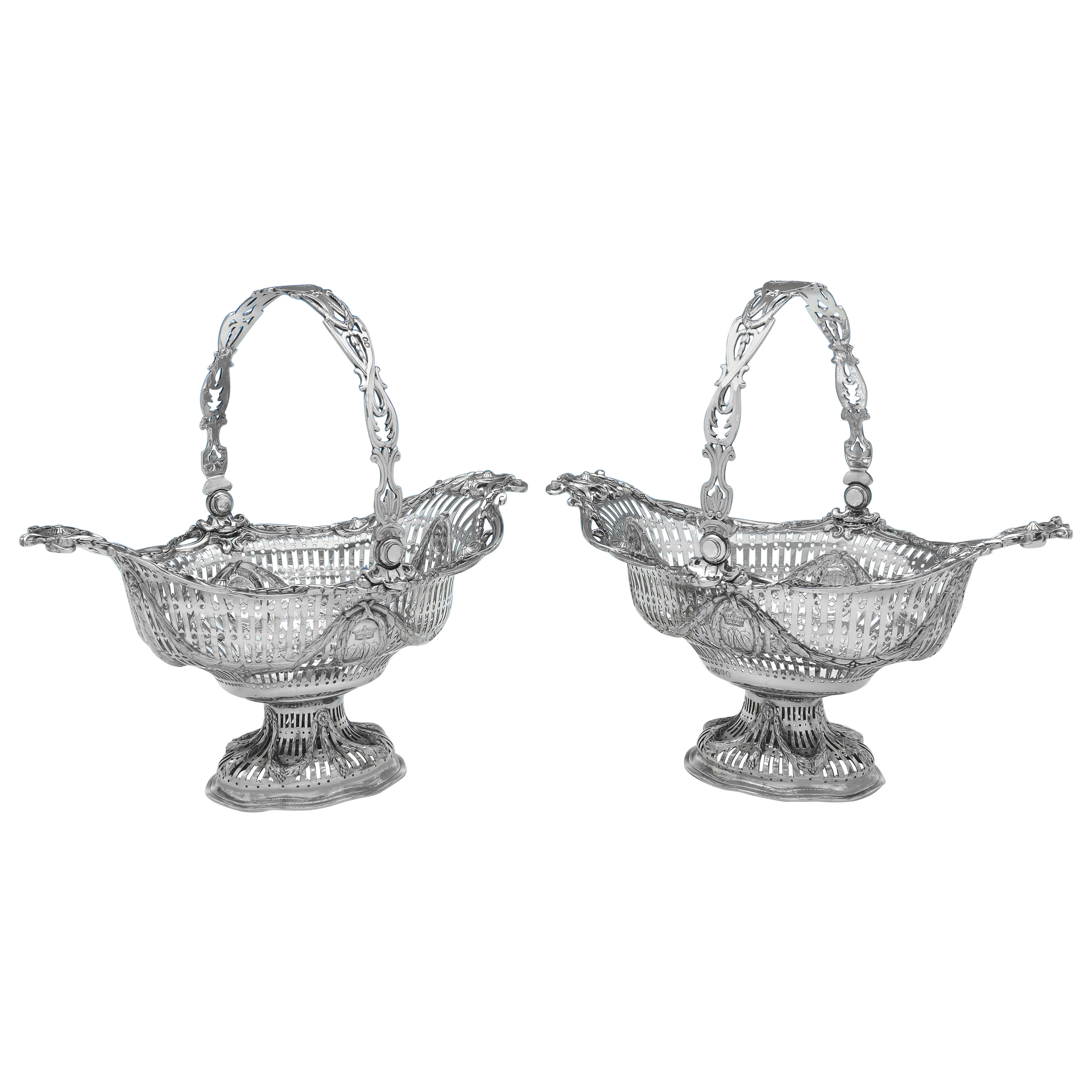 Very attractive pair of antique sterling silver baskets - George Fox London 1882 For Sale