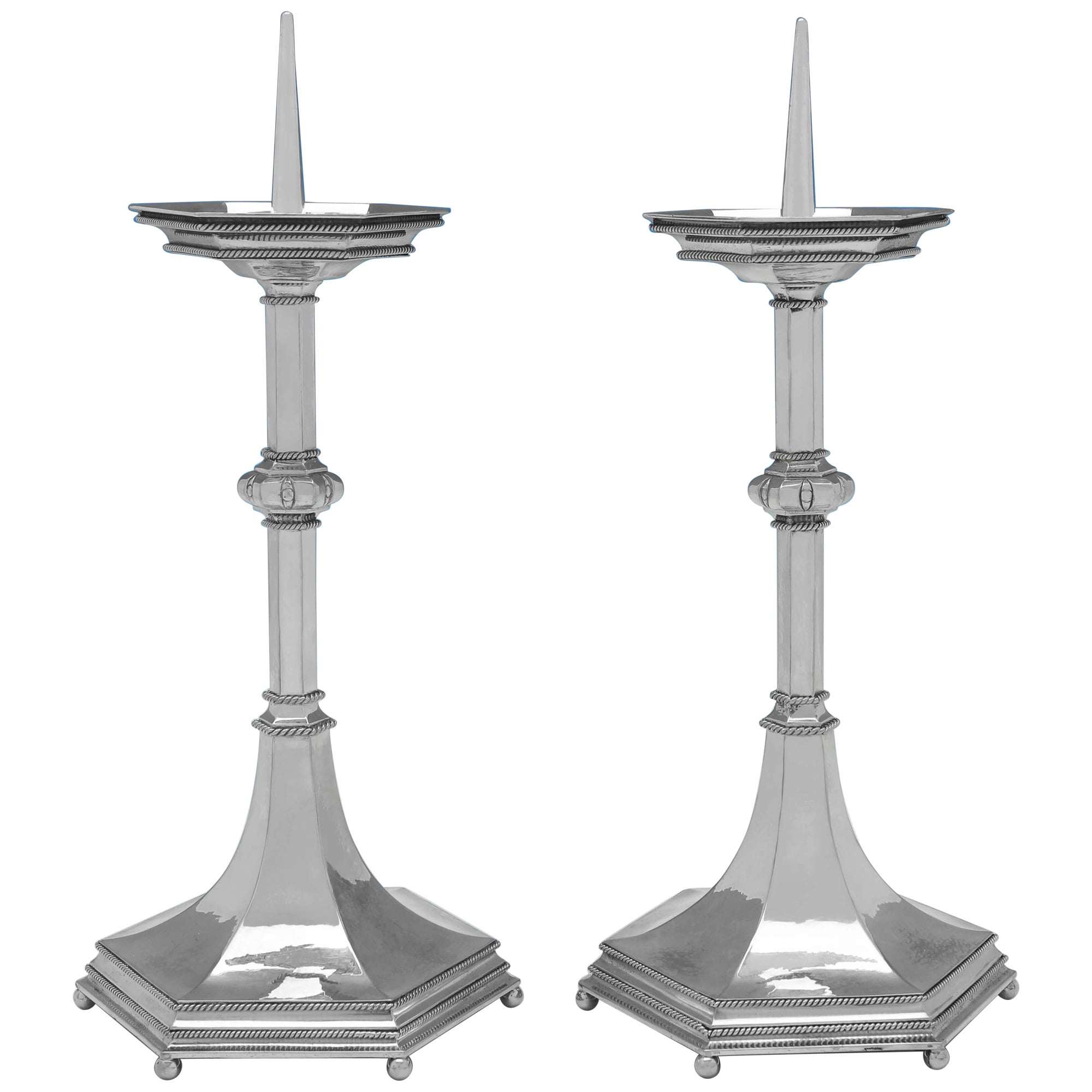 Candeleros de plata de ley de la época del Renacimiento Gótico y Arts & Crafts - A J Wilkins