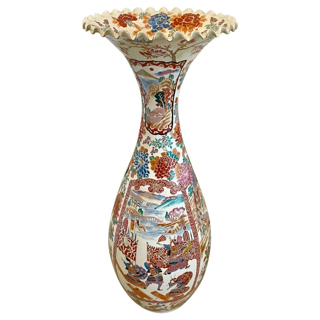 Grand vase de sol japonais Imari ancien de qualité du 19ème siècle
