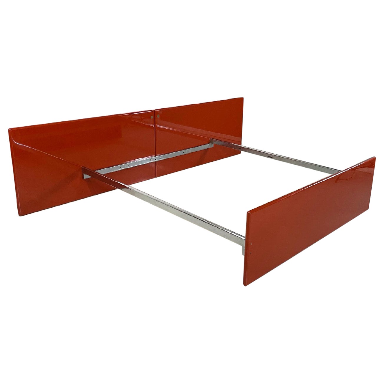 Italian modern red lacquered wood metal bed by Takahama for Simon Gavina, 1970s For Sale