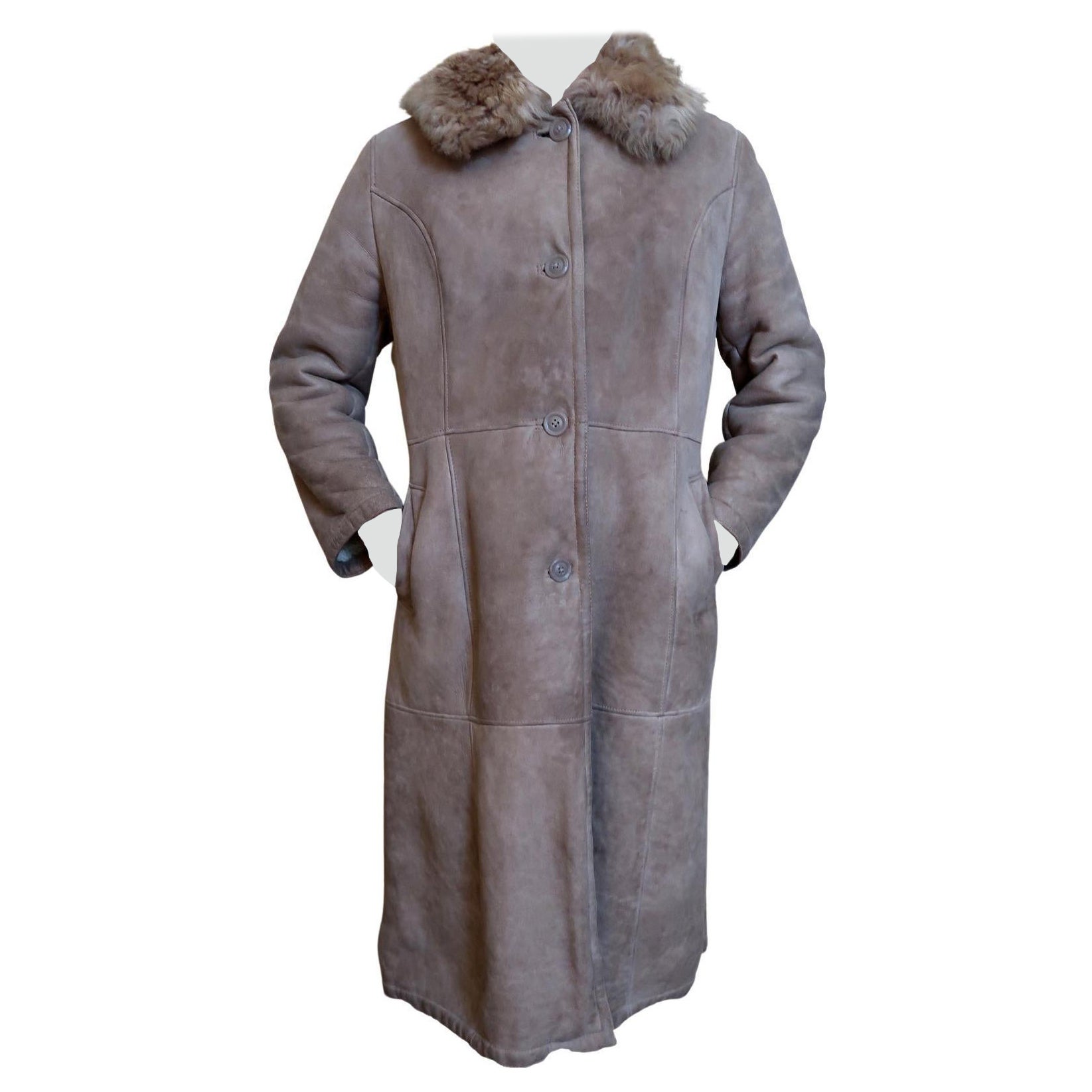 Manteau vintage en peau de mouton pour femme de l'URSS : Elegance Timeless en Brown, 1J93