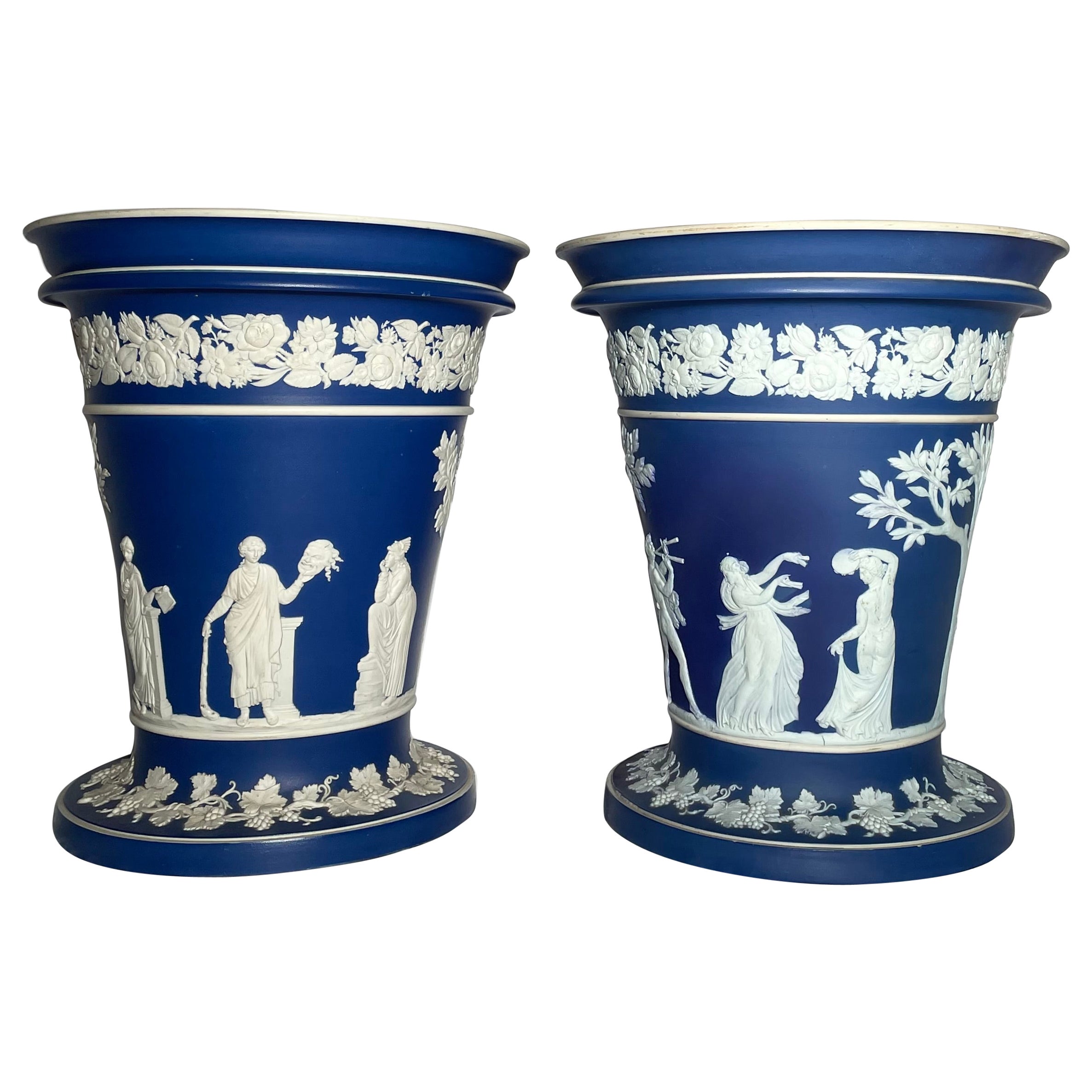 Pareja de antiguas jardineras inglesas de Wedgwood circa 1870-80
