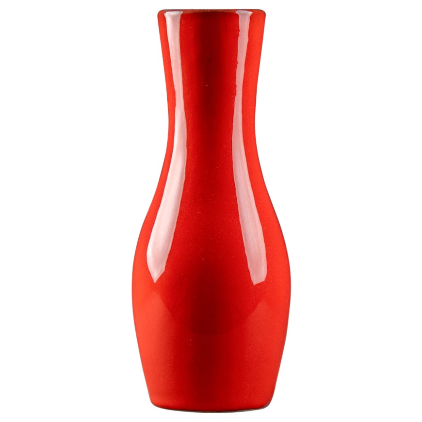 Jacques et Dani Ruelland : Red enameld ceramic vase circa 1950/60