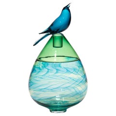All About Birds XX, sculpture sur le thème des oiseaux en verre vert et bleu de Julie Johnson