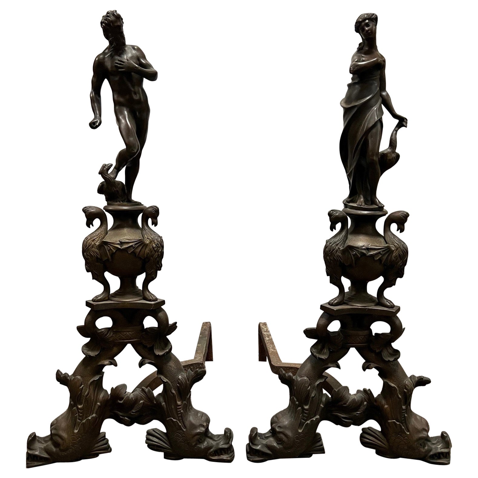 Ancienne paire de chenets en bronze figuratif français du 19ème siècle, chenets et chenets   en vente