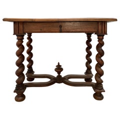 Antique Table en bois Louis XIII