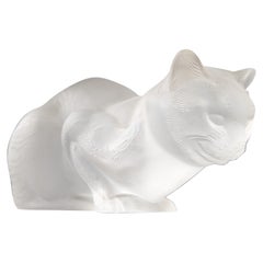 Sculpture de chat en verre dépoli de René Lalique