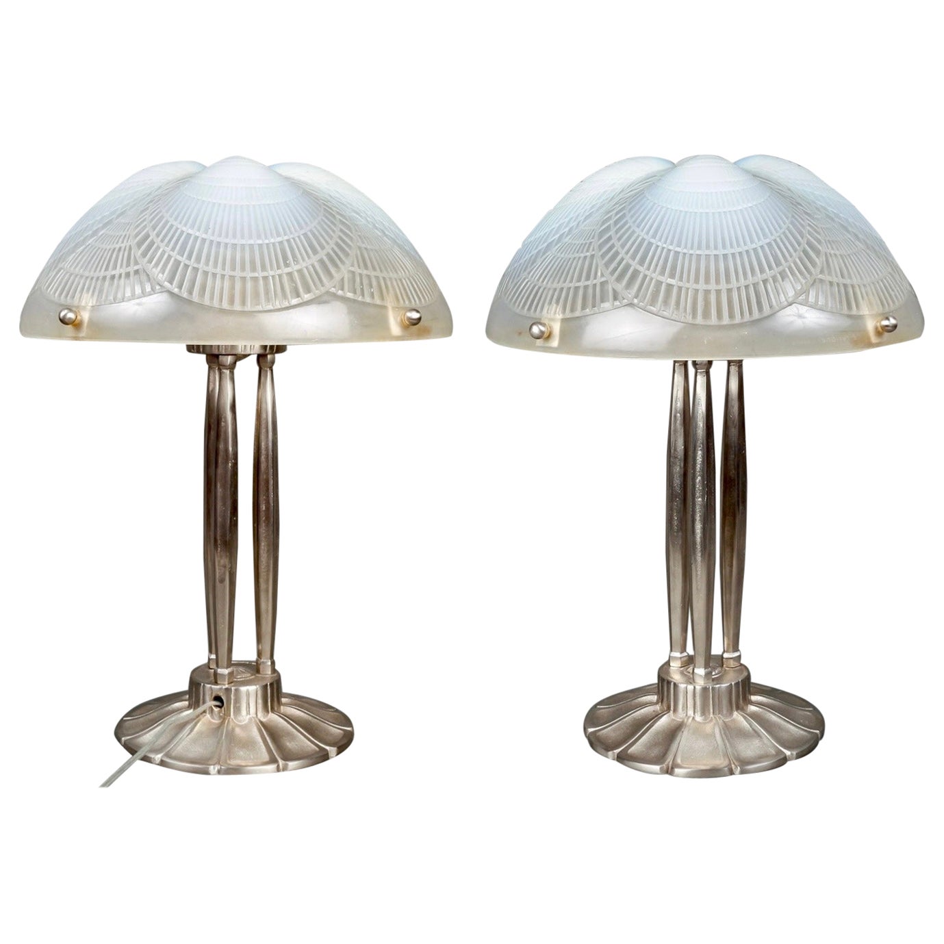 1924 René Lalique - Pair Of Lamps Coquilles Opalescent Glass & Nickeled Bronze