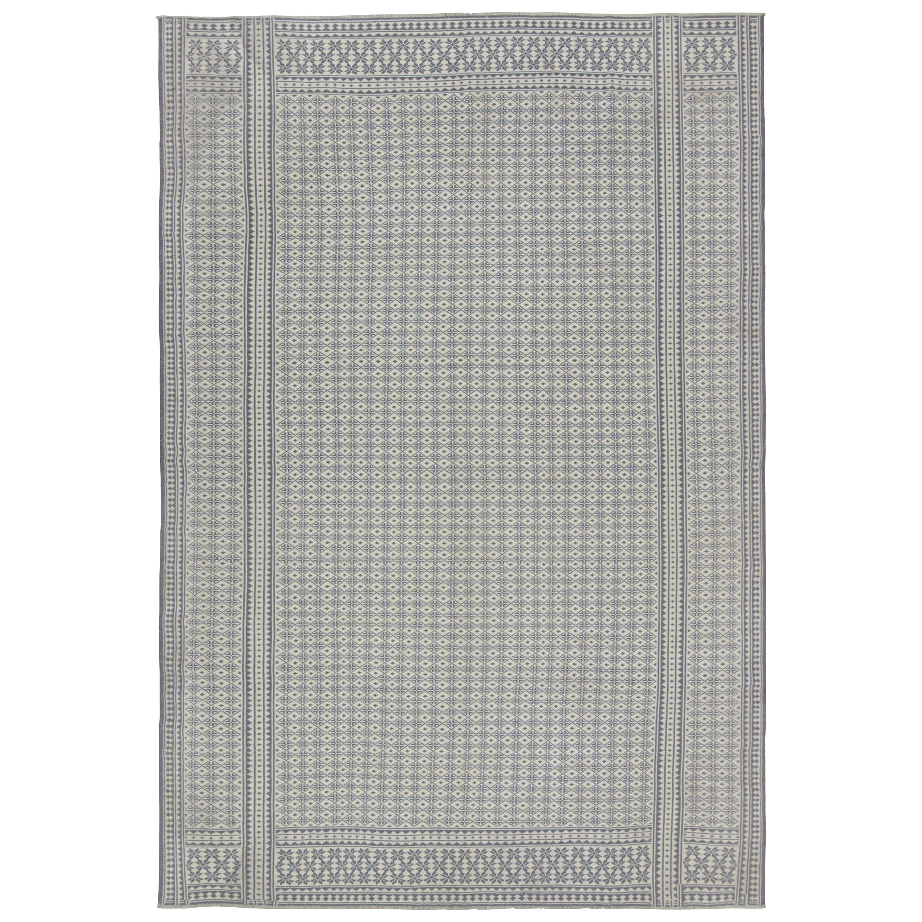 Rug & Kilim’s Zilu Style Kilim in White and Blue-Gray Geometric Pattern  For Sale