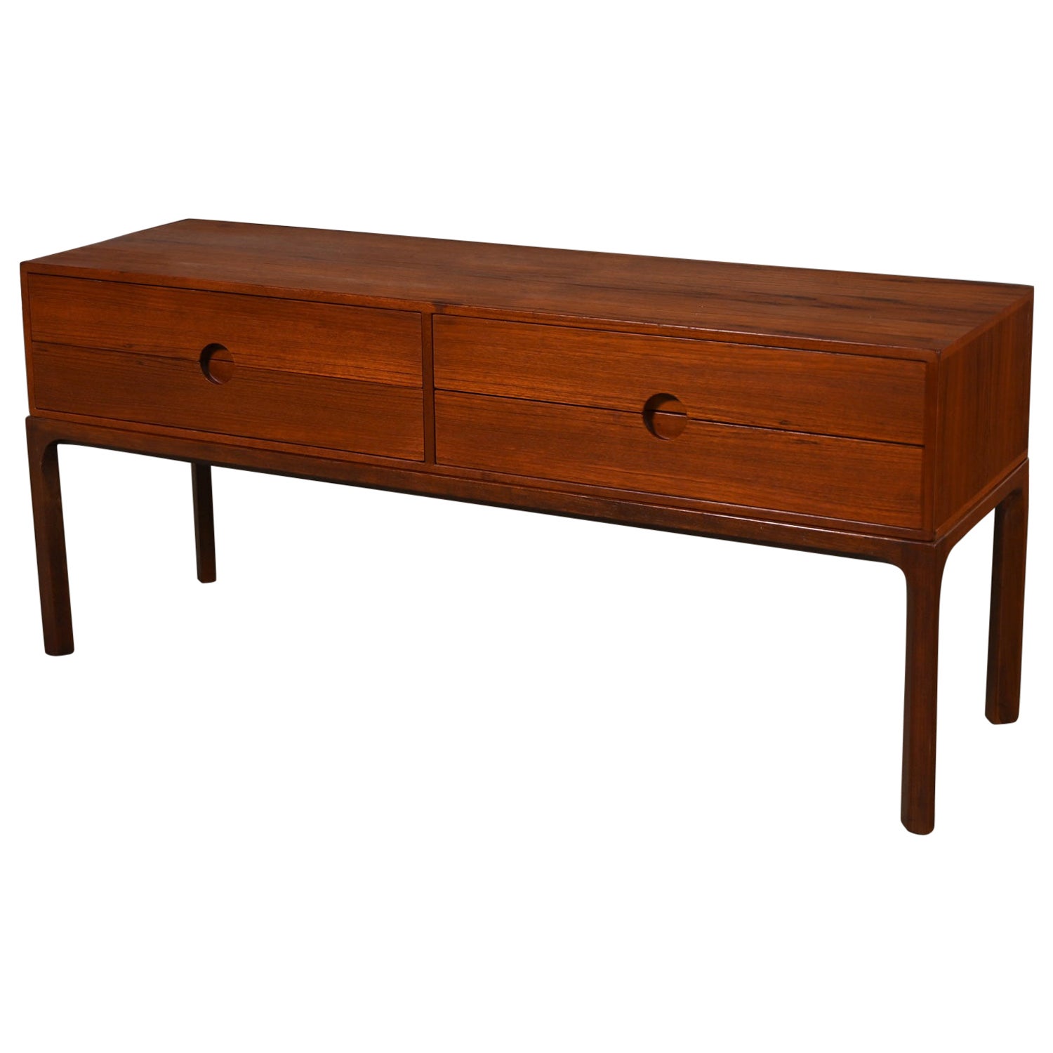 Niedriges skandinavisches modernes Schrank-Sideboard aus Teakholz, Modell #394 von Kai Kristiansen