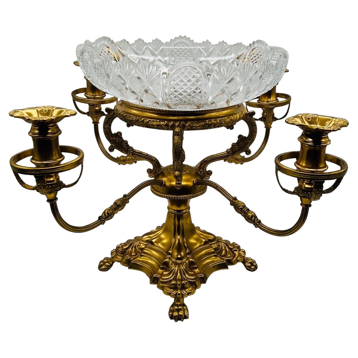 Epergne ou centre de table anglais en verre taillé de style William IV en plaqué doré de Sheffield