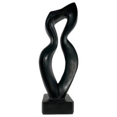 Evelyne Brader-Frank Sculpture contemporaine suisse en basalte noir, intitulée "Amadea"