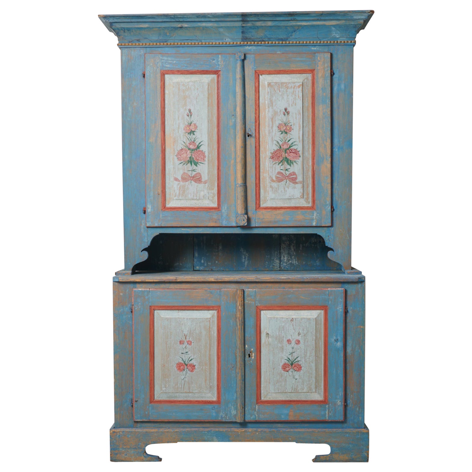 Ancienne armoire de campagne suédoise en bleu véritable 