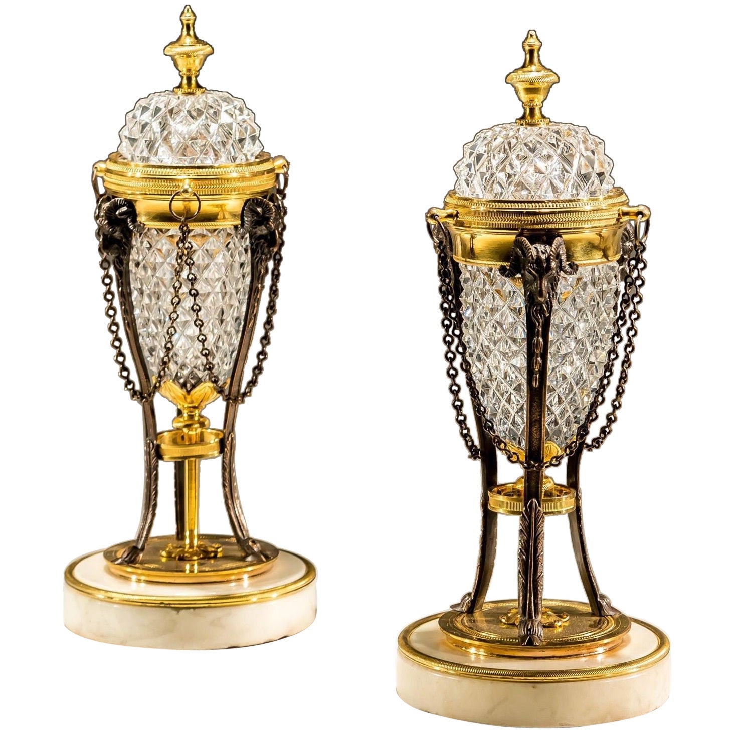 Ein Paar Regency Ormolu & Cut Glass Cassoletts