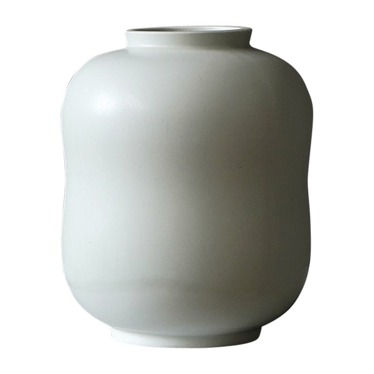 'Carrara' Vase by Wilhelm Kåge for Gustavsberg, Sweden, 1930s For Sale