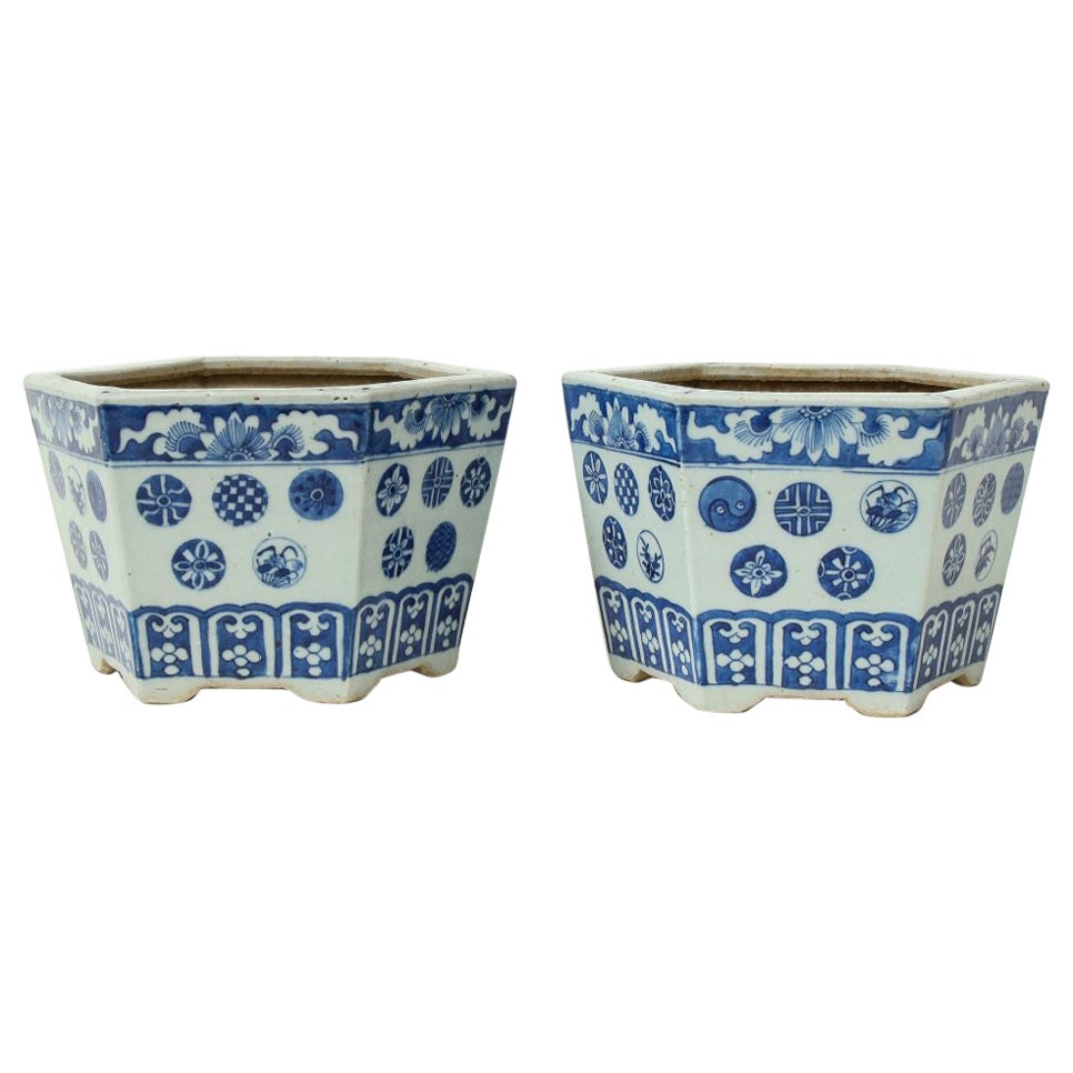 Pair of Chinese Export Blue and White Porcelain Cachepots For Sale