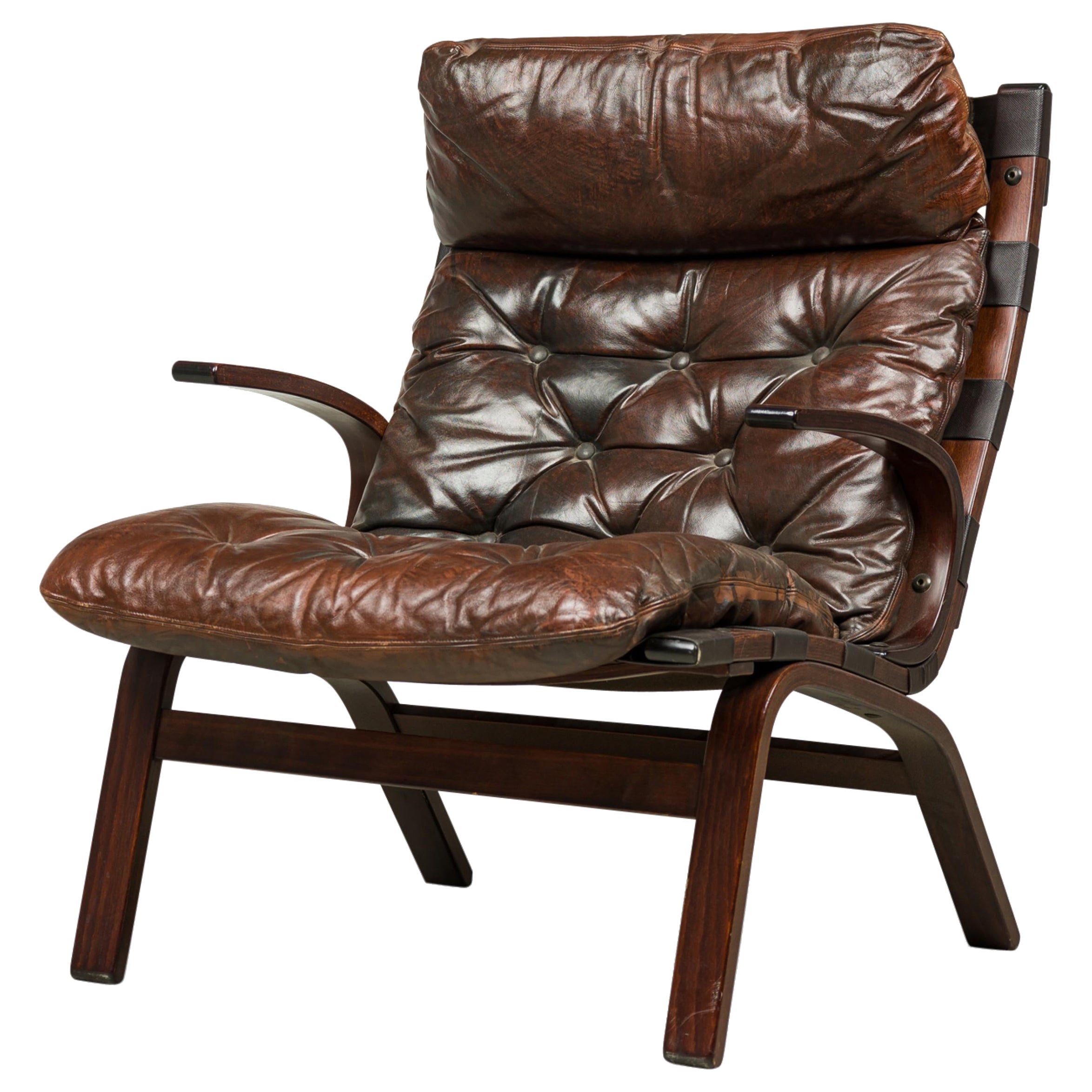 Continental Mid-Century Style Tufted Leather Armchair For Sale