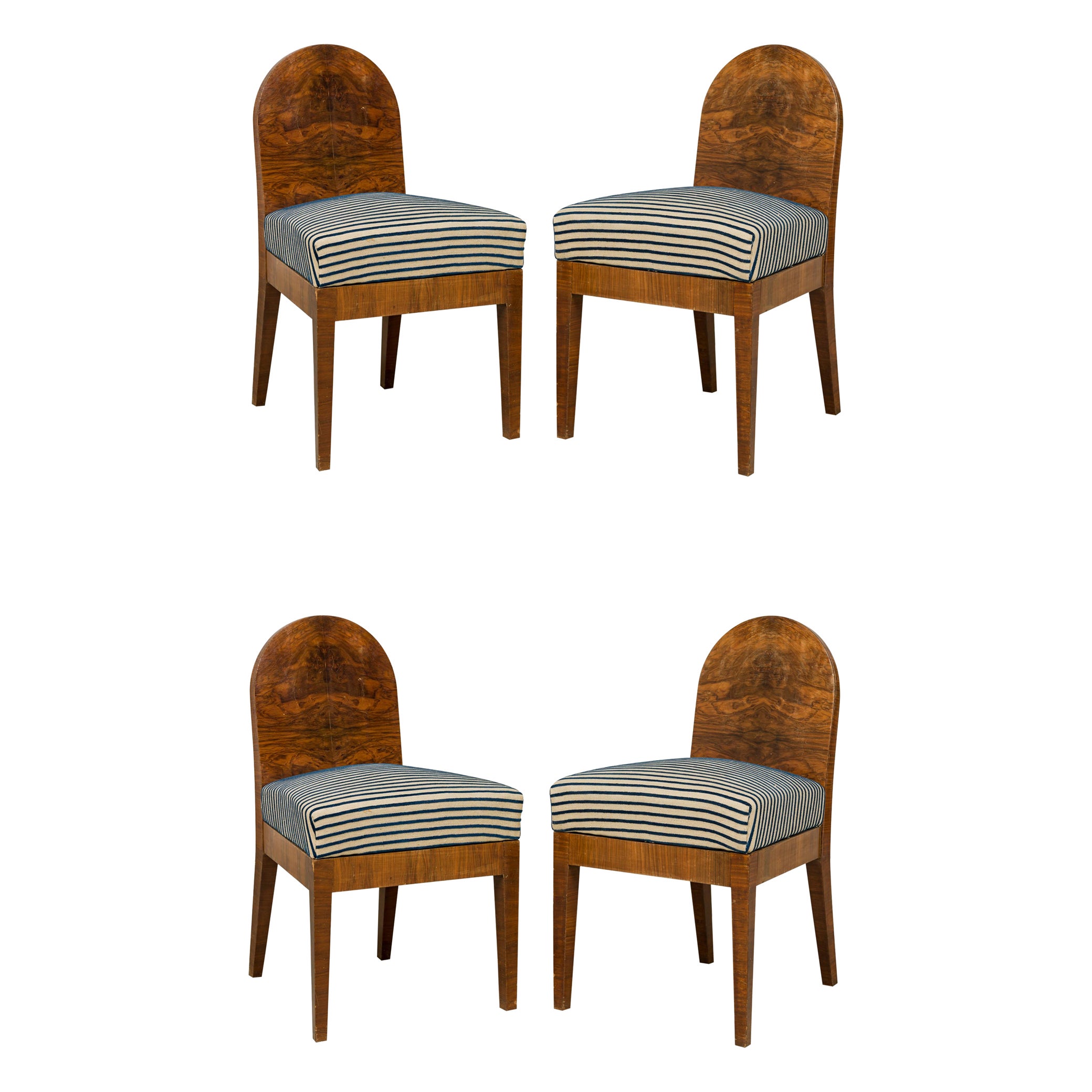 Ensemble de 4 chaises d'appoint en bois de ronce autrichien à dossier en forme de cuillère et à rayures tapissées en vente