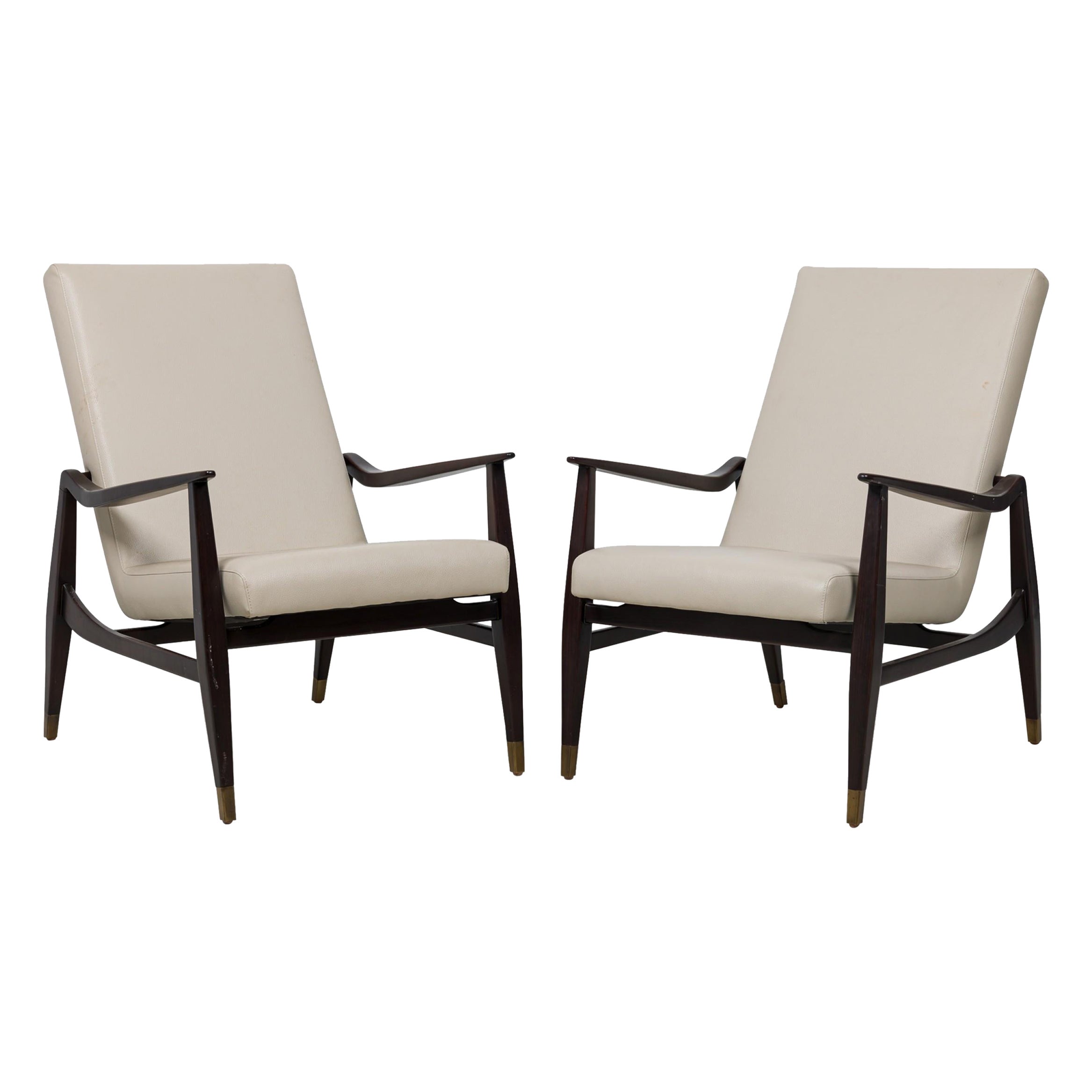 Pair of Contemporary American Beige Pebbled Leather Upholstered Armchairs For Sale