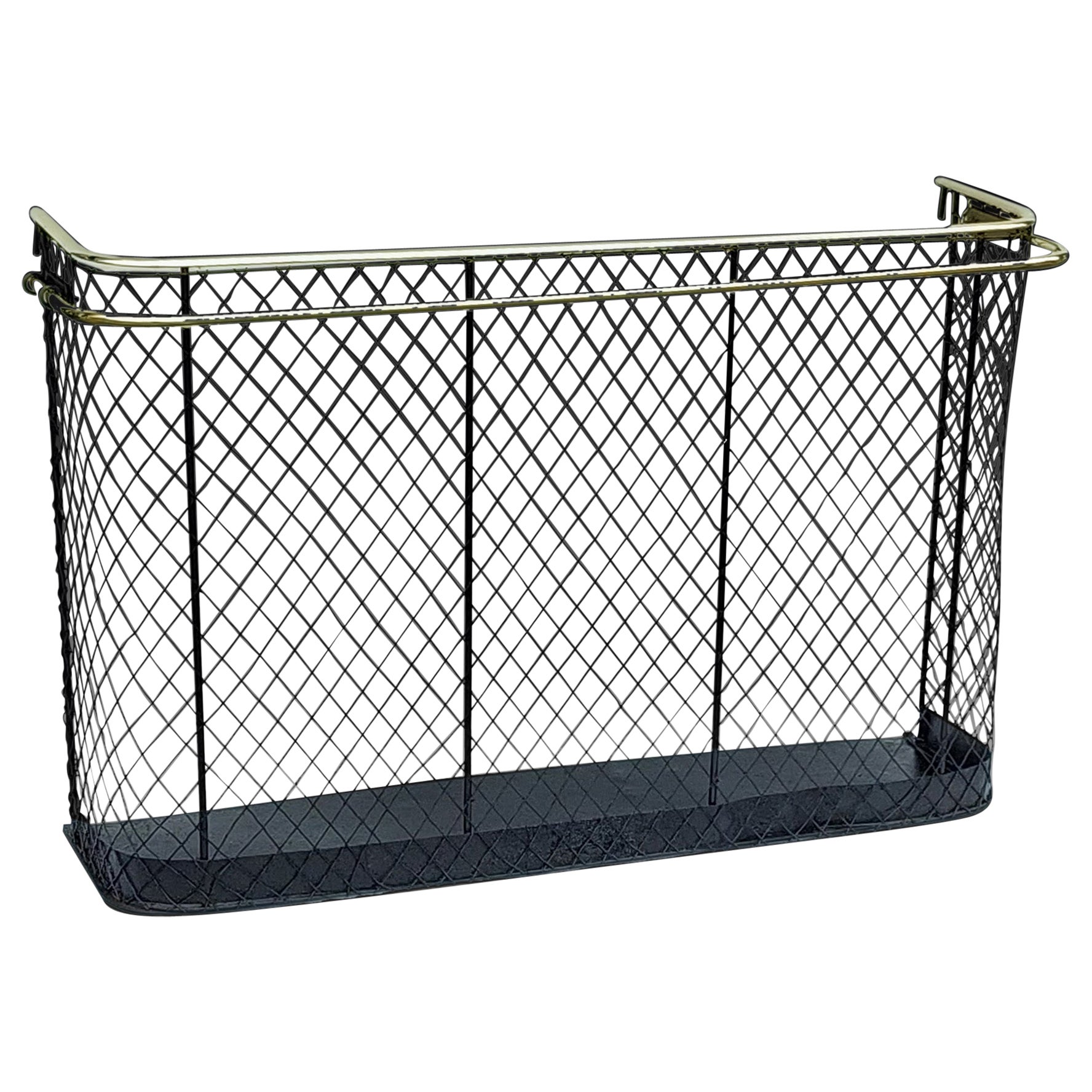 Victorian and brass and mesh nursery spark guard  For Sale