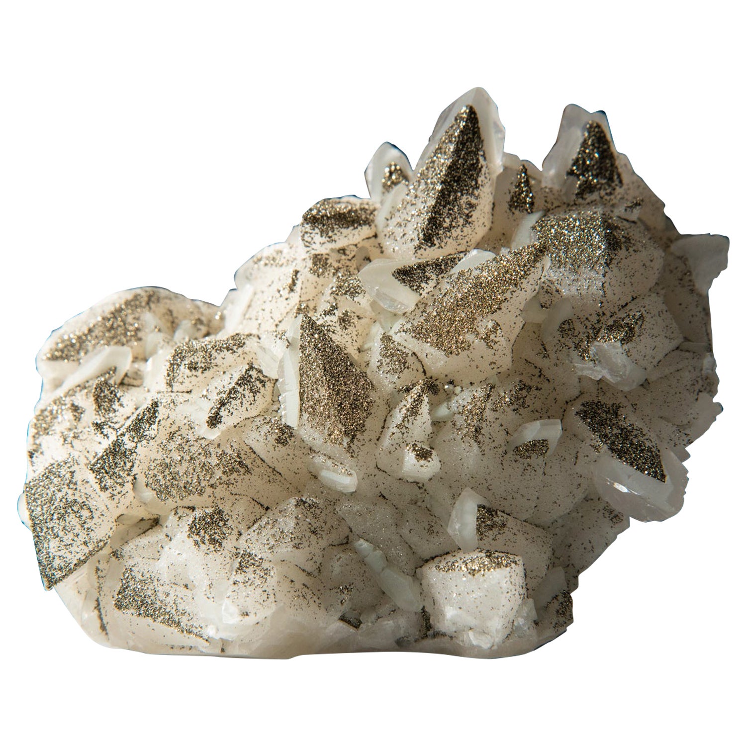 Pyrite sur calcite provenant d'un champ d'orfèvrerie Dachang en sn-polymétallique, Nandan Co.