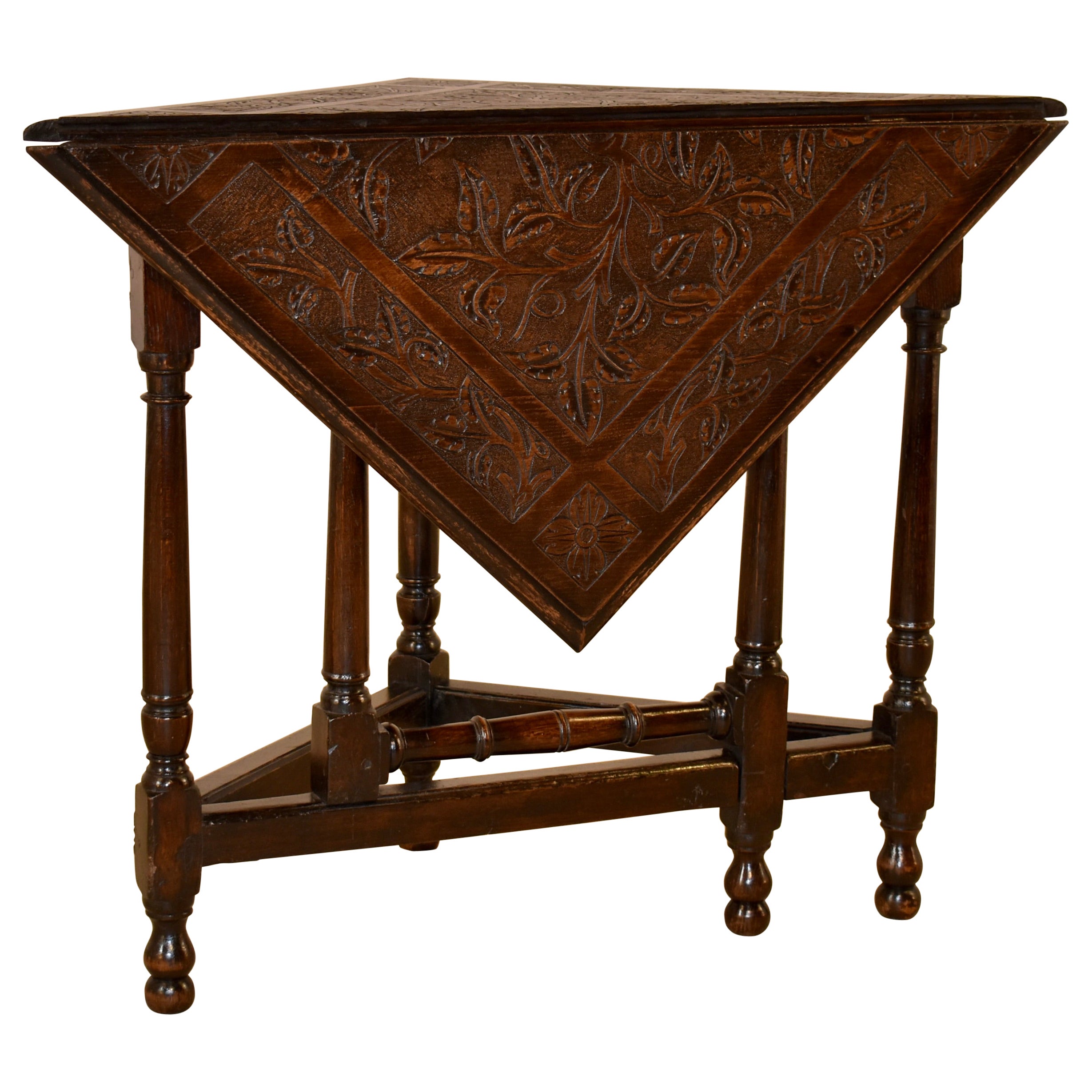 18th Century English Oak Carved Handkerchief Table For Sale