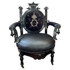 Sedia antica in pelle nera completamente restaurata di John Jelliff