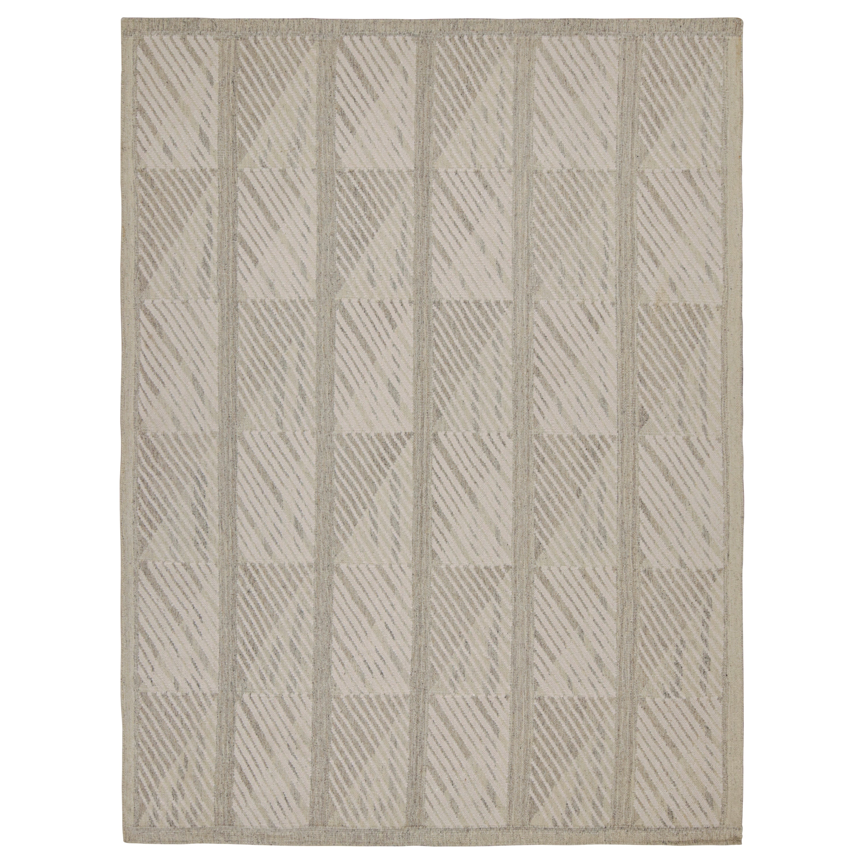 Rug & Kilim’s Scandinavian style Kilim rug in Gray & White Geometric Patterns For Sale