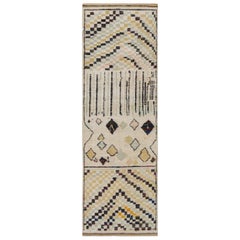 Rug & Kilims Läufer im marokkanischen Stil in Beige und mehrfarbigen geometrischen Mustern