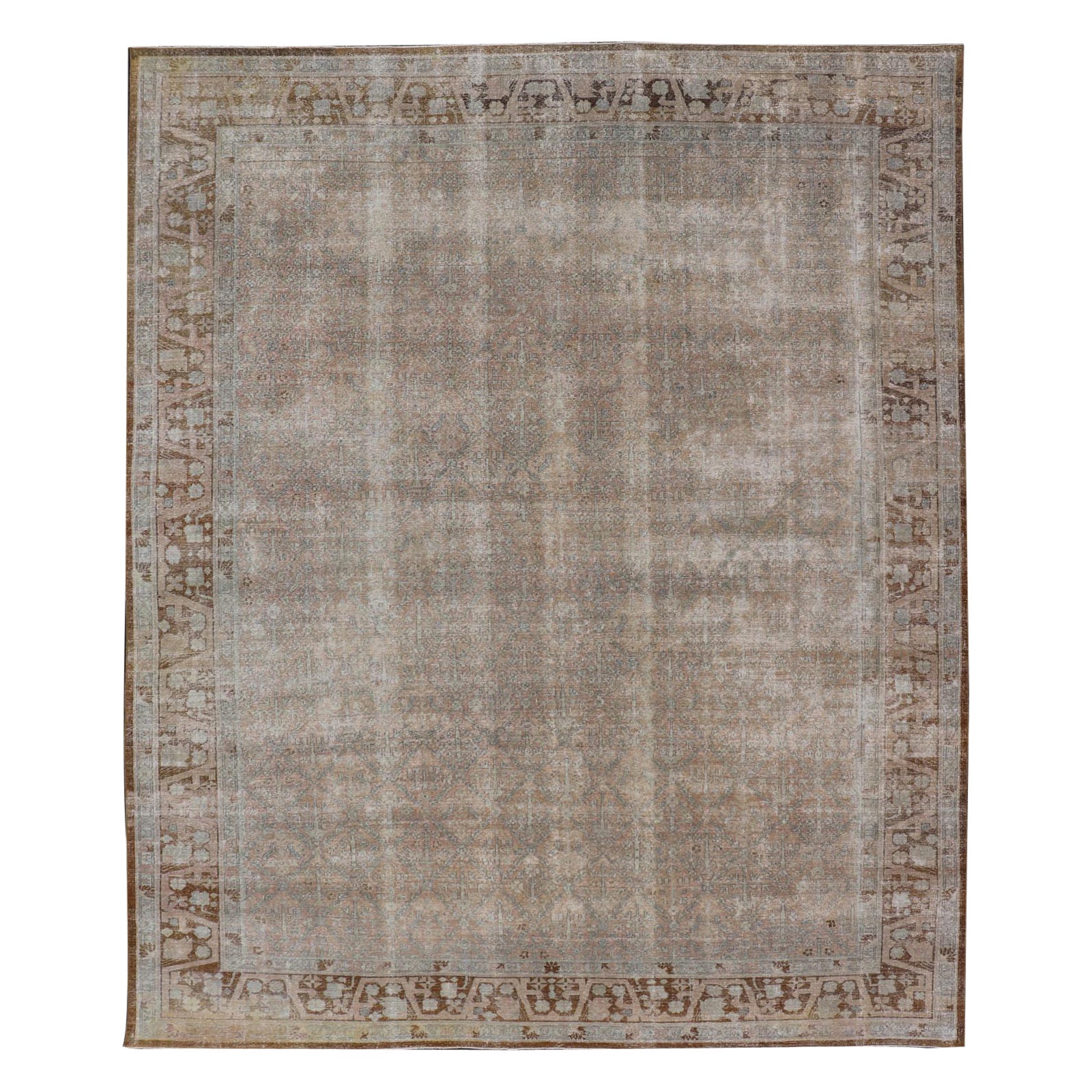 Antiker indischer Agra-Teppich mit floralem All-Over-Design in Hellgrün und Braun