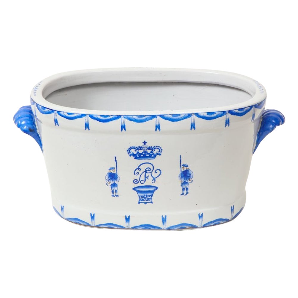 Basin ovale en porcelaine de style exporté chinois