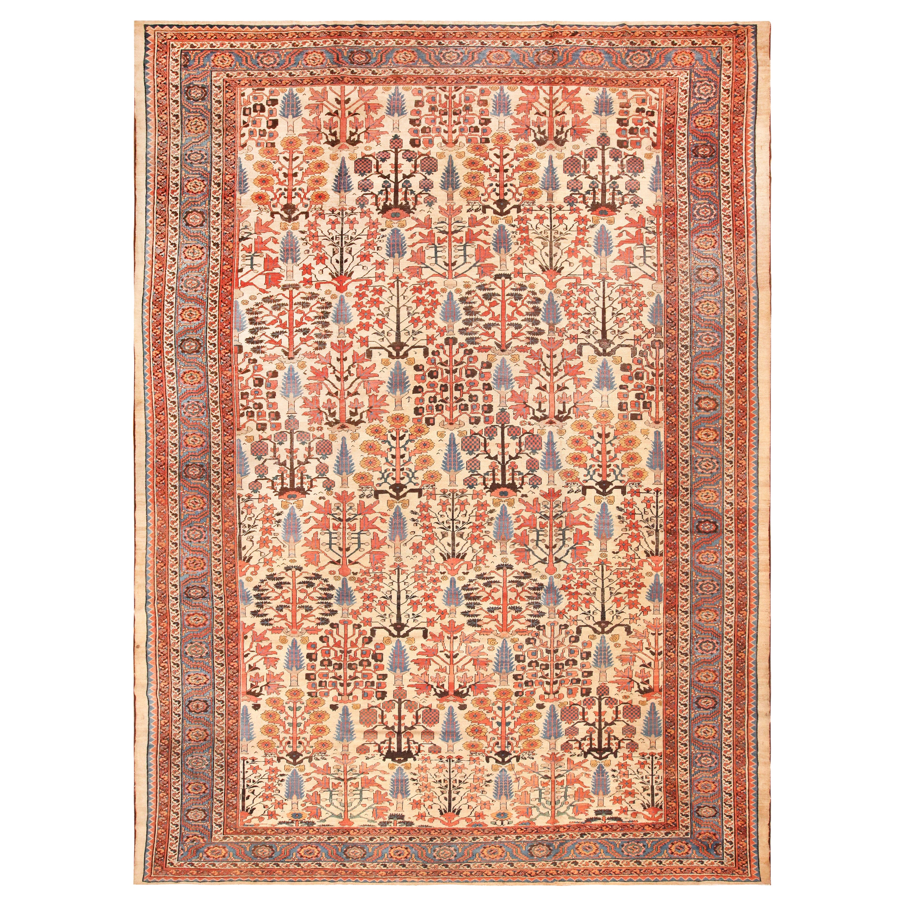 Nazmiyal Collection Antique Persian Bakshaish Rug. 13 ft 6 in x 18 ft 6 in