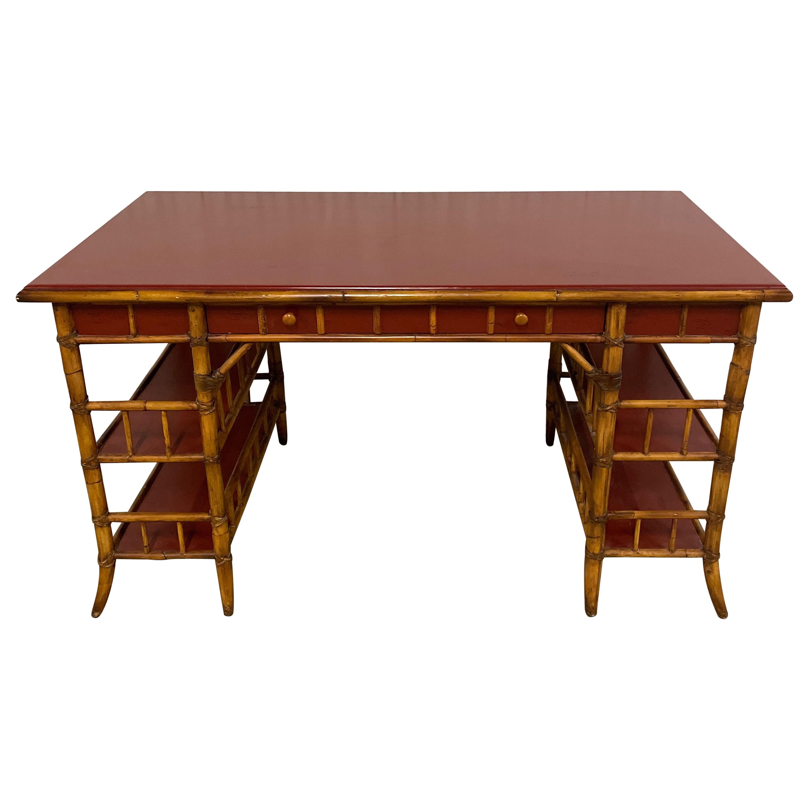 Vintage-Schreibtisch aus Bambus mit roter Lackplatte von Baker im Angebot