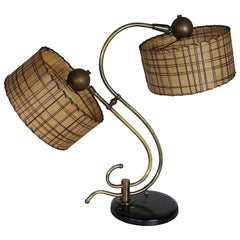 Lampe de bureau mi-siècle à deux lumières de la marque  Majestic Lamp Co. c. 1950's
